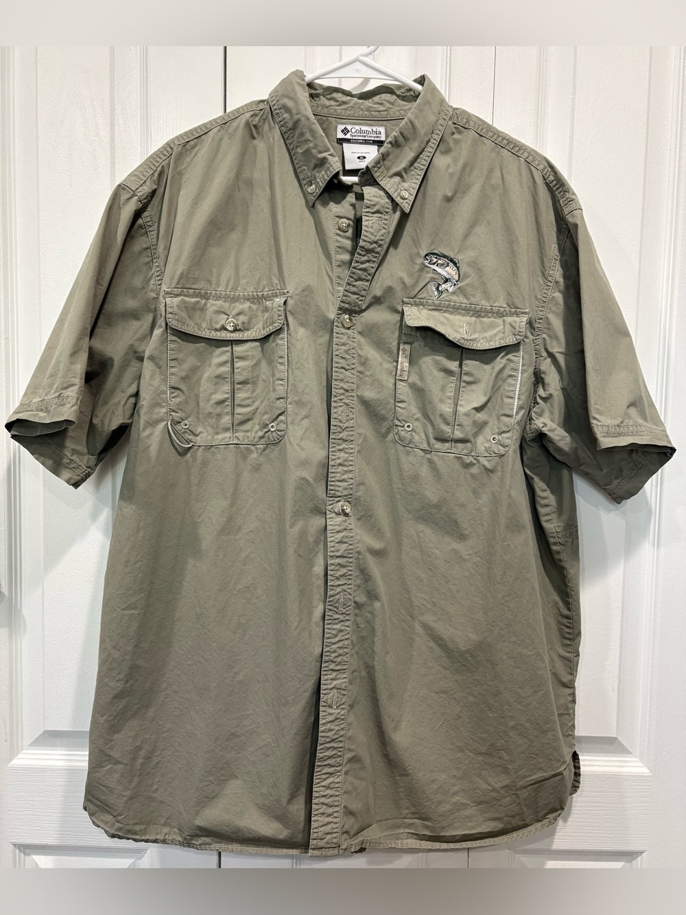 Columbia PFG Men’s XL Fishing Shirt Olive Green Embroidered Fish Short Sleeved